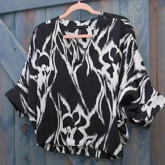 White House Black Market Blouse Kimono Sleeve Black and White Size XSP - Picture 2 of 6